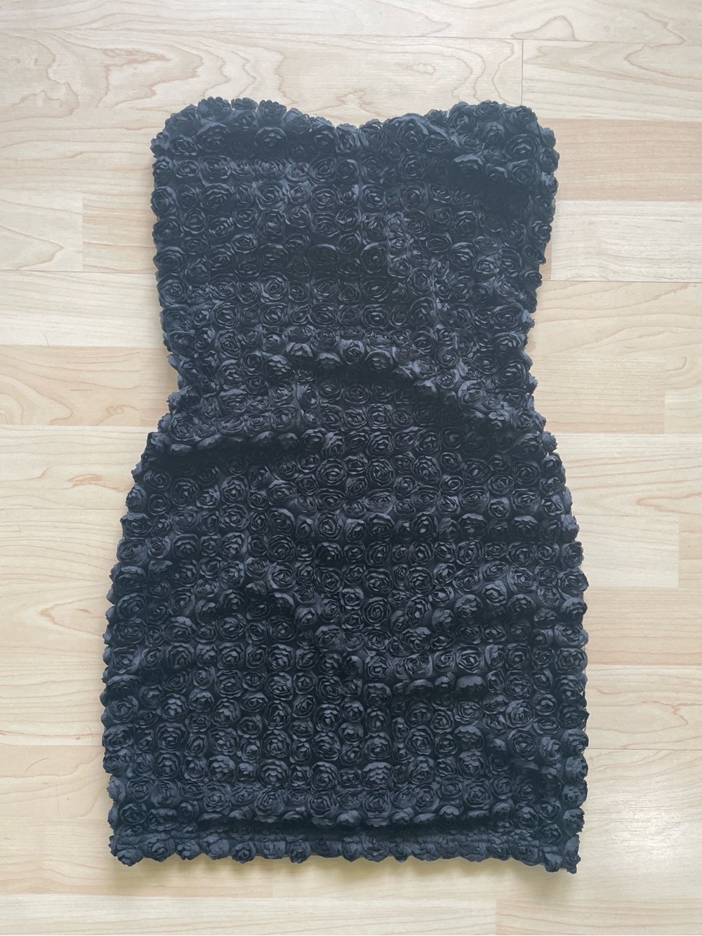 Forever 21 Y2k Black Strapless Rose-Appliqué Bodycon Dress